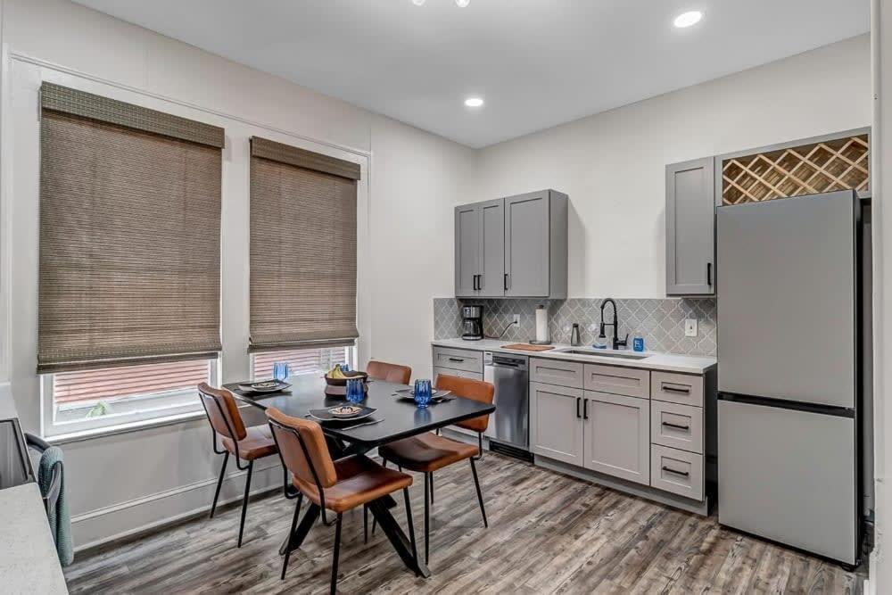 Contemporary Apartment - 5 Min To Tiaa Bank Field! 傑克遜維爾 外观 照片